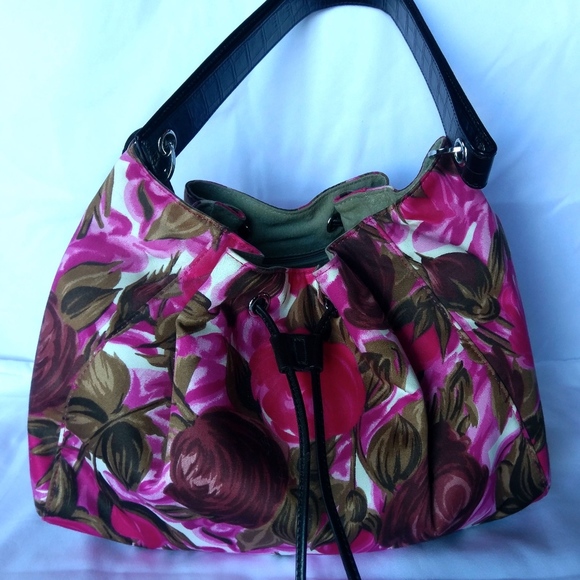 Kate Spade Handbags - EUC Kate Spade Molly Rose Print Drawstring Bag